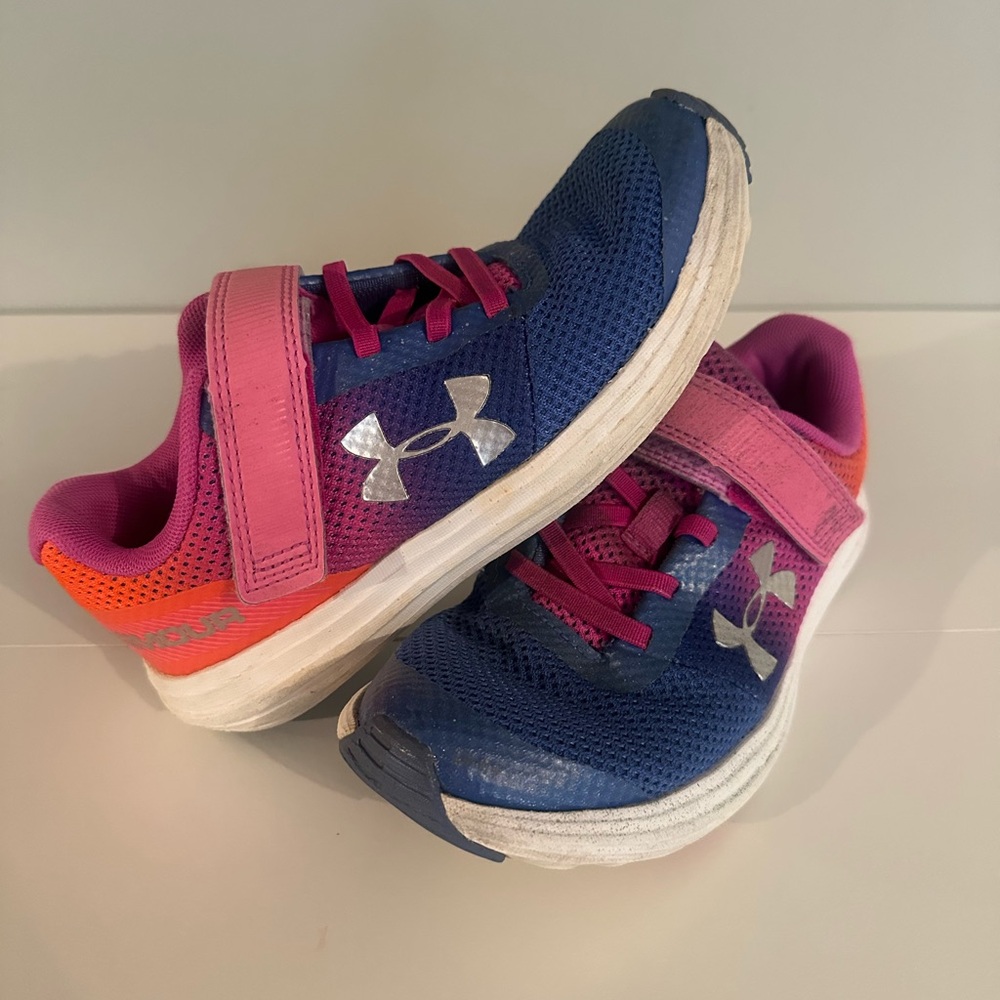 Under Armour Asset Girl’s Shoe Size 1Y